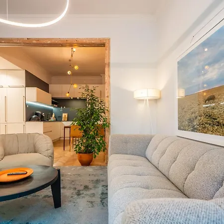 Calm& Homey 1 Bdrm Flat At Sofia's Old Centre شقة *