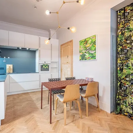 Calm& Homey 1 Bdrm Flat At Sofia's Old Centre Apartment