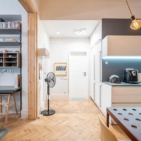 Calm& Homey 1 Bdrm Flat At Sofia's Old Centre صوفيا