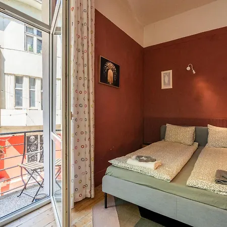 Calm& Homey 1 Bdrm Flat At Sofia's Old Centre Apartmán