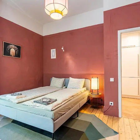 Calm& Homey 1 Bdrm Flat At Sofia's Old Centre Sofie